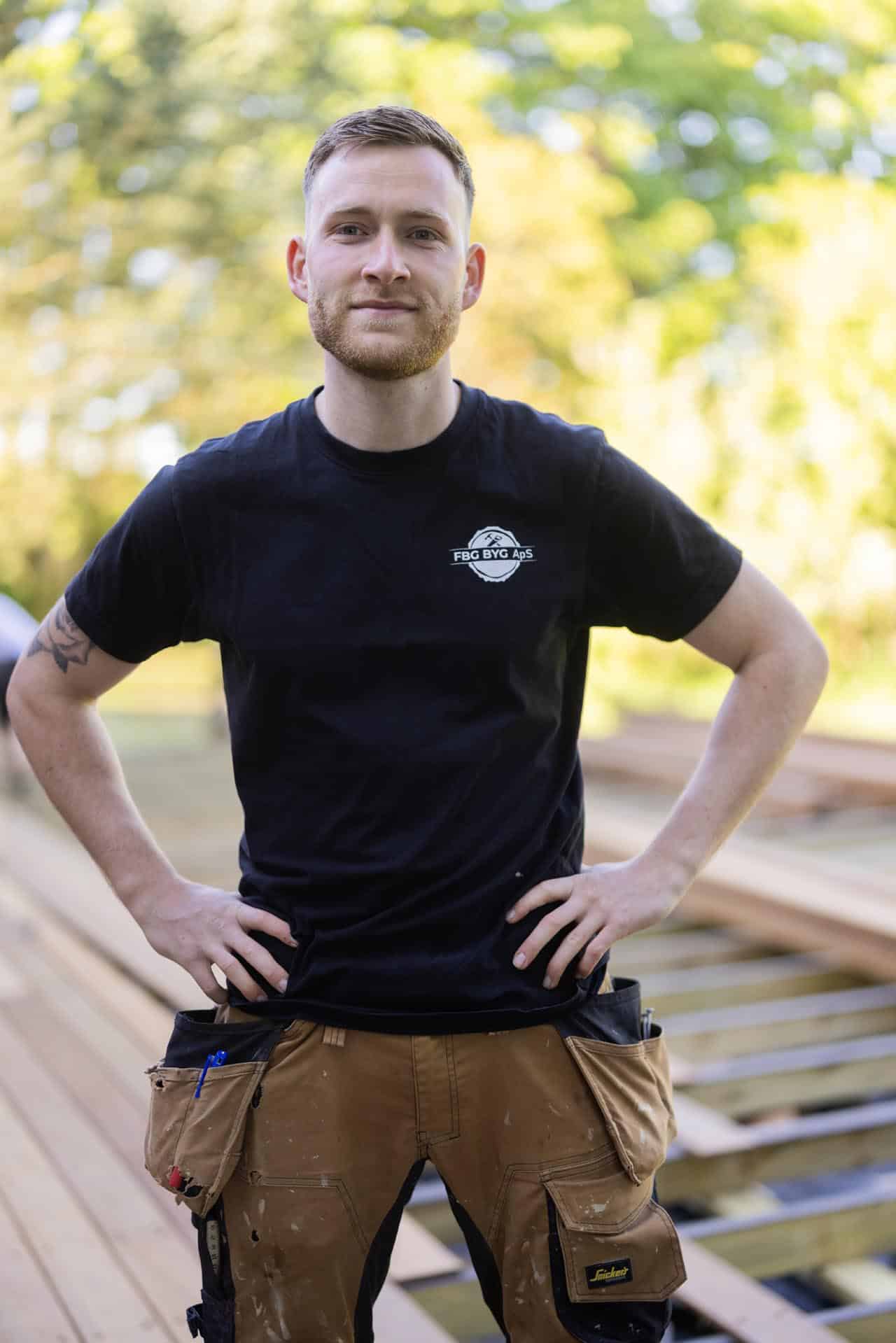 Opgave med en træterrasse