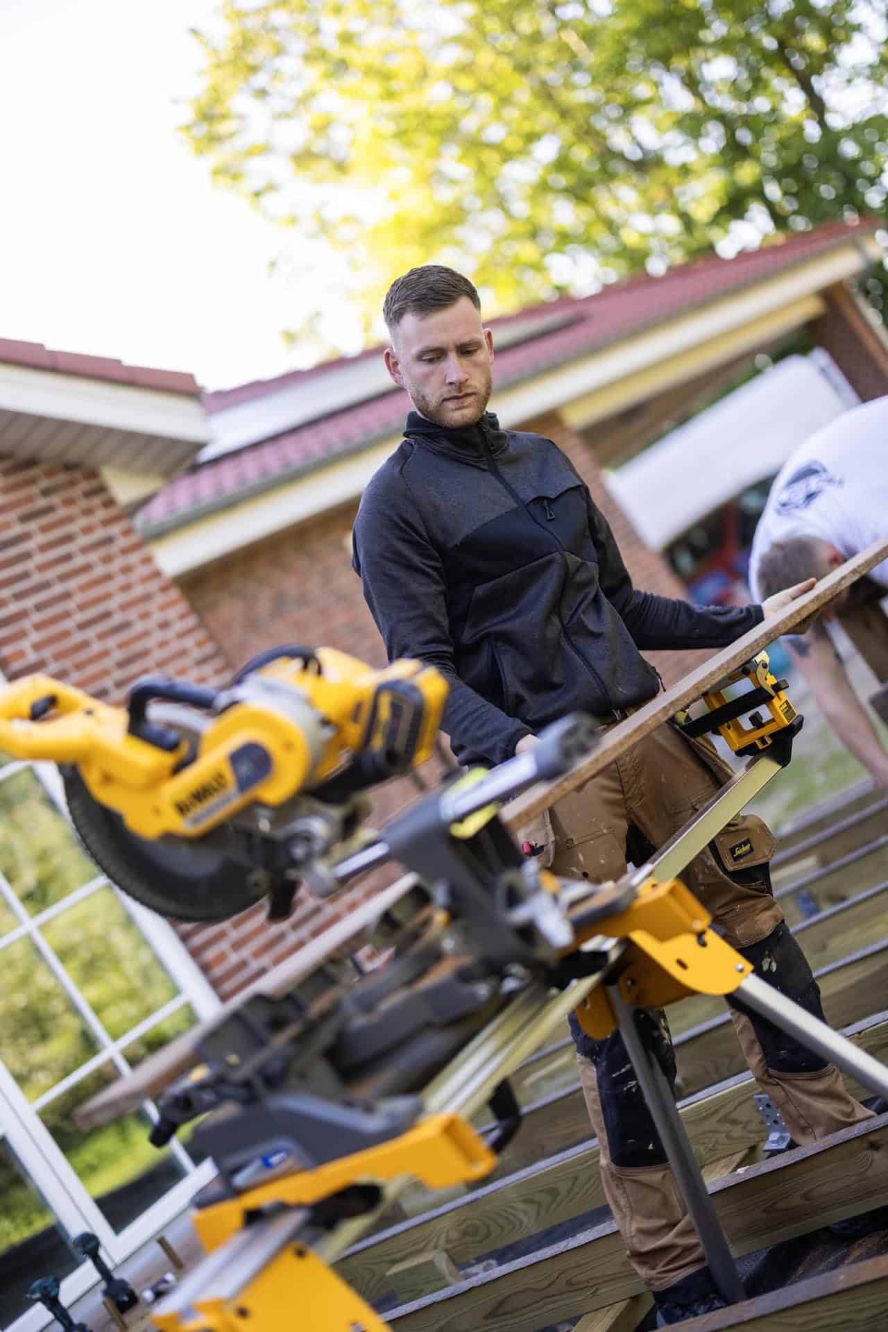 Vi er i gang med en ny træterrasse